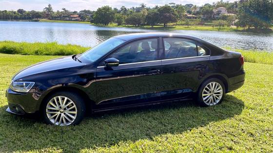 VOLKSWAGEN JETTA 2.0 TSI HIGHLINE 200CV GASOLINA 4P TIPTRONIC VOLKSWAGEN JETTA 2.0 TSI HIGHLINE 200CV GASOLINA 4P TIPTRONIC